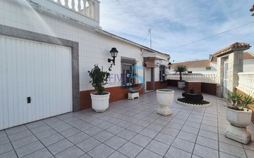 Property slide 32