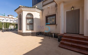 Property slide 32