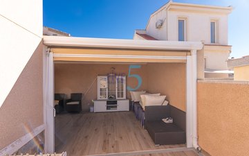 Property slide 22