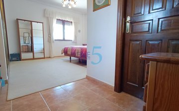 Property slide 32