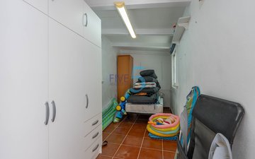 Property slide 35