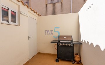 Property slide 10