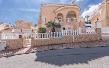 Property slide 32