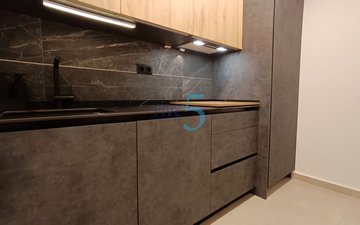 Property slide 32