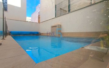 Property slide 32