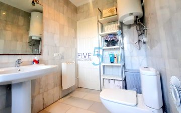 Property slide 24