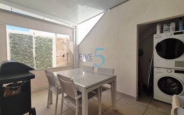 Property slide 14