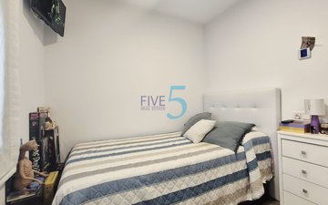 Property slide 18