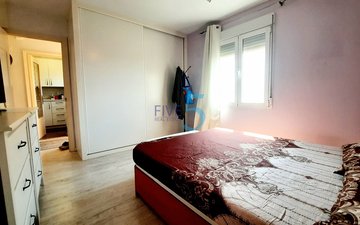 Property slide 16