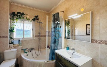 Property slide 16