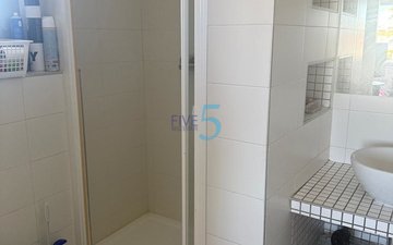 Property slide 32