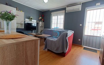 Property slide 16