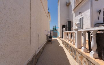 Property slide 32