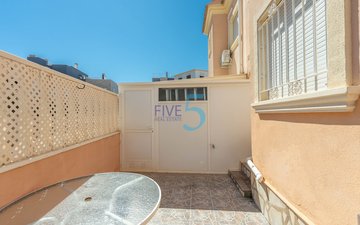 Property slide 32