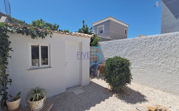 Property slide 25