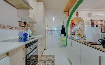 Property slide 10