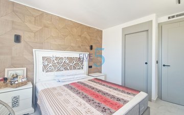 Property slide 16