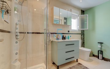 Property slide 15