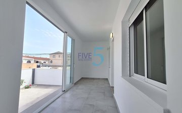 Property slide 10