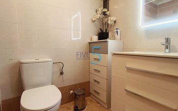 Property slide 22