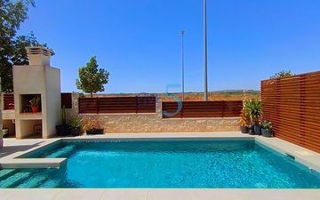 Property slide 10