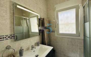 Property slide 15