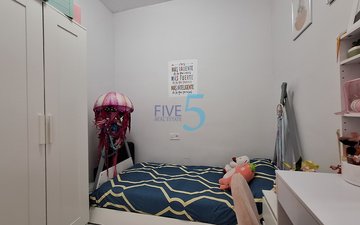 Property slide 18