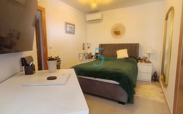 Property slide 16