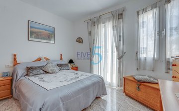 Property slide 16
