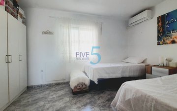 Property slide 17