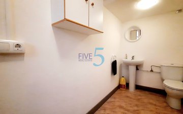 Property slide 20