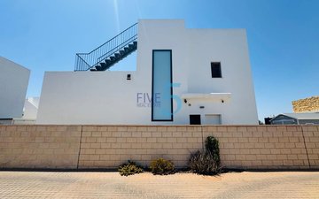 Property slide 32
