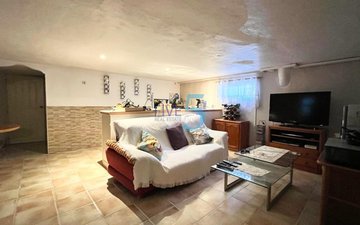 Property slide 16
