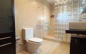 Property slide 32