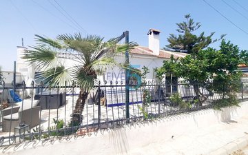 Property slide 32
