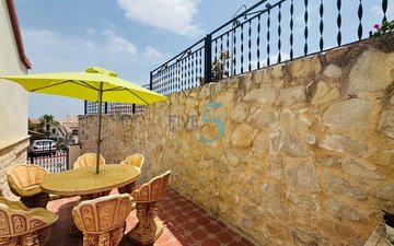 Property slide 21