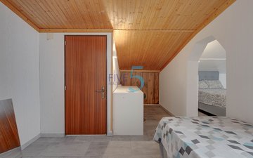 Property slide 21