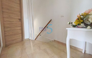Property slide 25