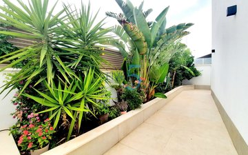 Property slide 10