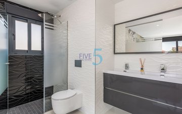 Property slide 32