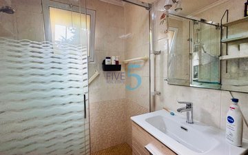 Property slide 10
