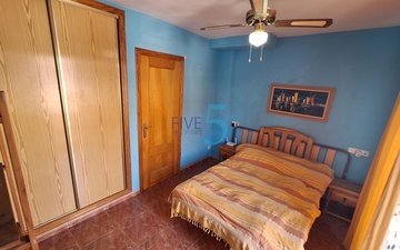 Property slide 21
