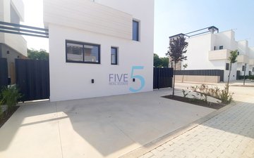 Property slide 44