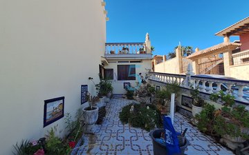 Property slide 10