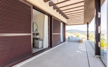 Property slide 21