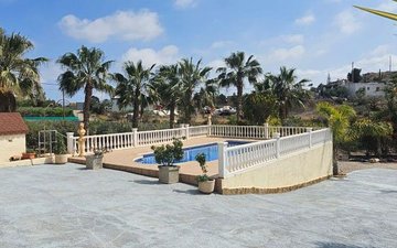Property slide 32