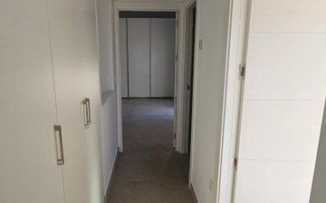 Property slide 32
