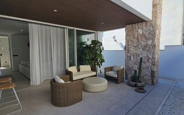 Property slide 81