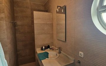 Property slide 60