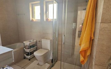 Property slide 32